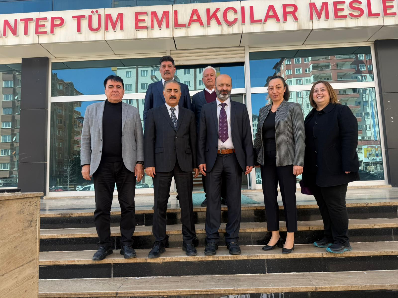 Göç ve Sığınmacılar Çalışma Grubu Tüm Emlakçılar Odası ve Fırıncılar Odası'nı ziyaret etti. 